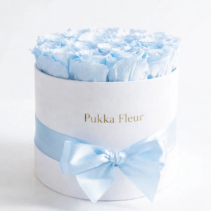 White Classic box - Light Blue Roses
